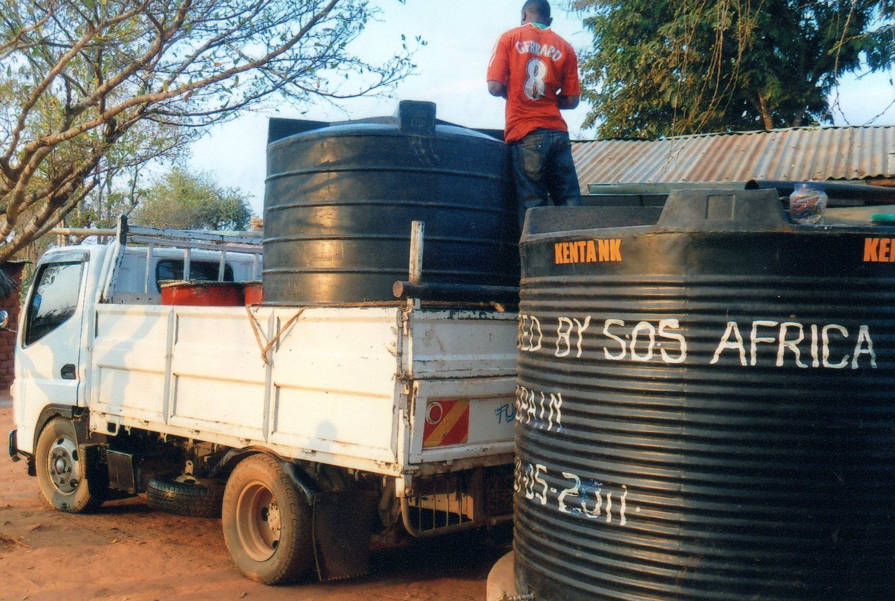 rellenando tanque de agua